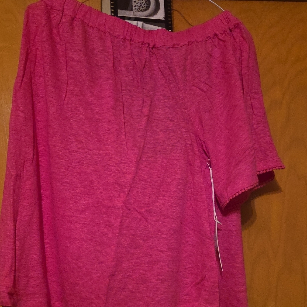 Chicos Short Sleeve Top Off Thr Shoulfer Embroidered Sleeves